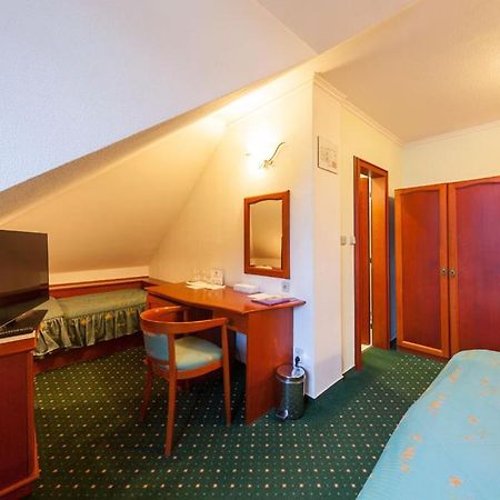 Agh Hotel Rožnov pod Radhoštěm Exteriér fotografie