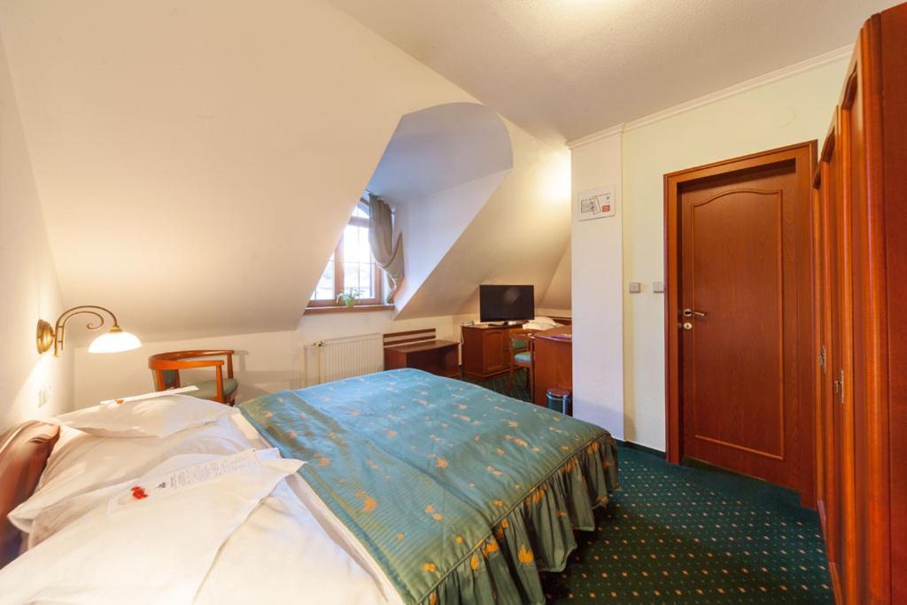 Agh Hotel Rožnov pod Radhoštěm Exteriér fotografie