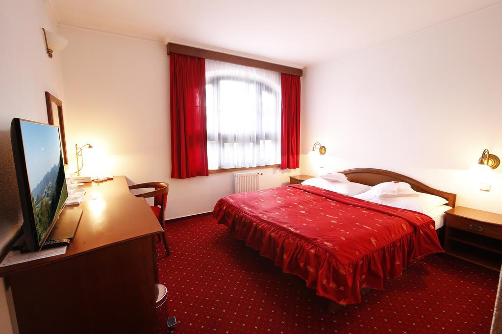 Agh Hotel Rožnov pod Radhoštěm Exteriér fotografie