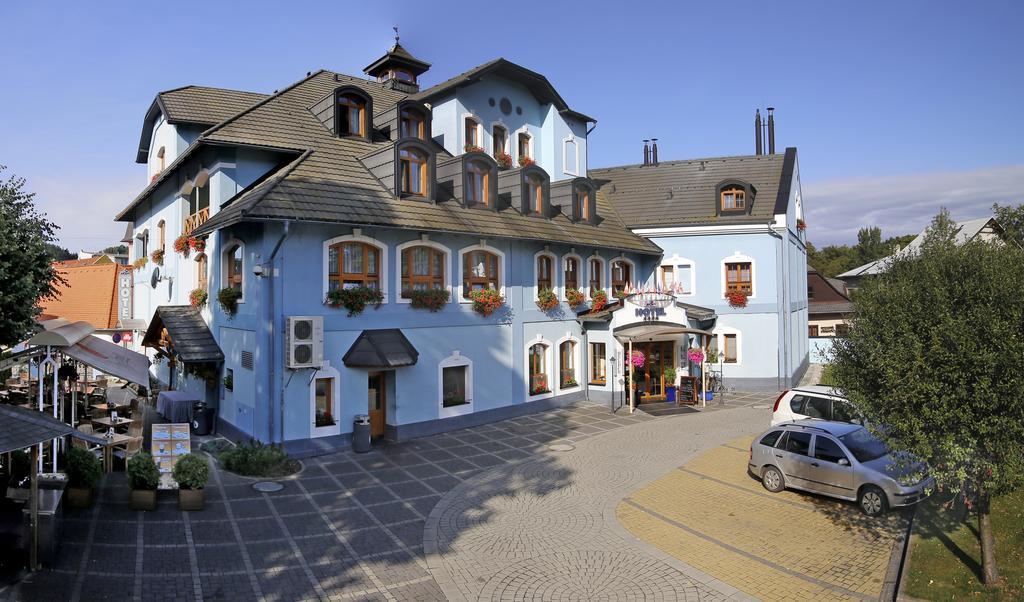 Agh Hotel Rožnov pod Radhoštěm Exteriér fotografie