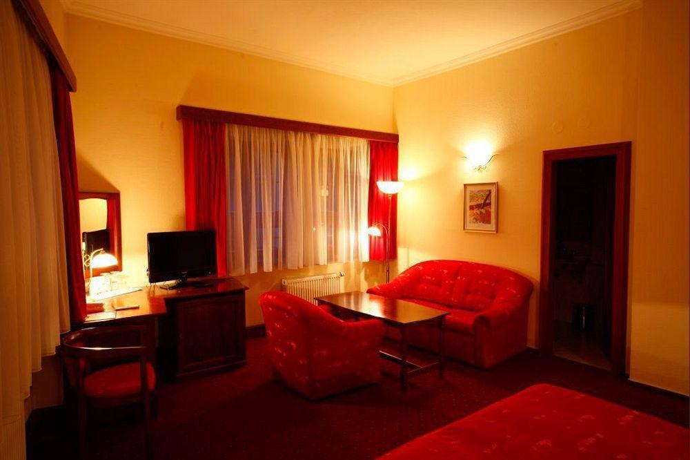 Agh Hotel Rožnov pod Radhoštěm Exteriér fotografie
