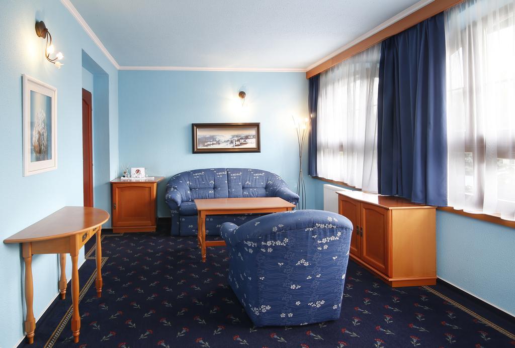 Agh Hotel Rožnov pod Radhoštěm Exteriér fotografie