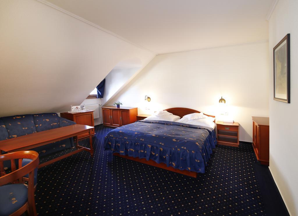 Agh Hotel Rožnov pod Radhoštěm Exteriér fotografie