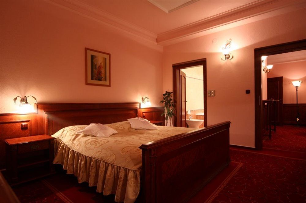 Agh Hotel Rožnov pod Radhoštěm Exteriér fotografie