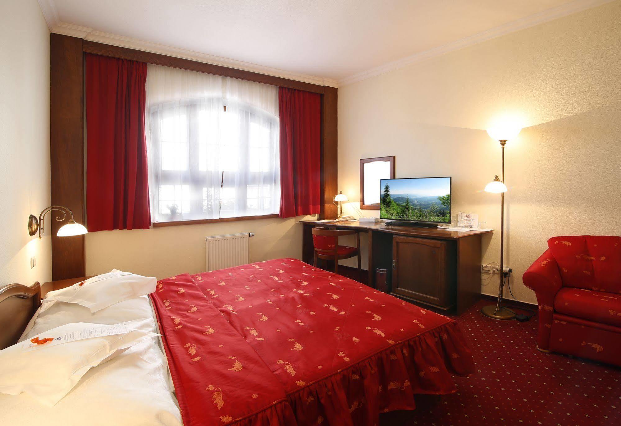 Agh Hotel Rožnov pod Radhoštěm Exteriér fotografie